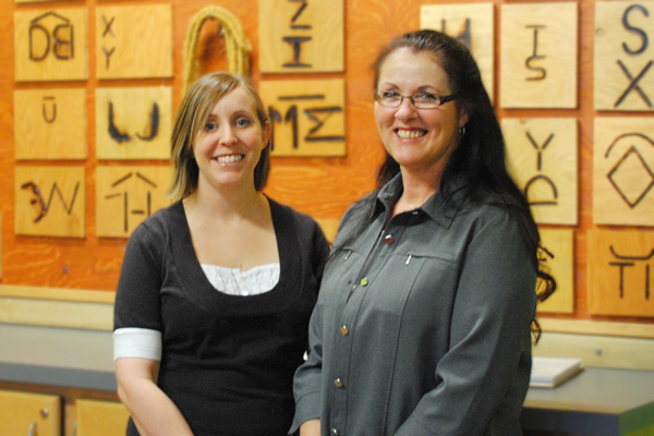 Alison England et Karen Wight, lauréates du Prix du Gouverneur général pour l'excellence en enseignement de l'histoire canadienne 2009